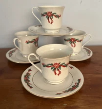 VTG Fairfield/Tienshan  POINSETTIA & RIBBON Cups and Saucers  With Gold Trim