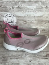 Oofos Oomg Sport Low Shoe Women's Size 6 Fuchsia White Recovery