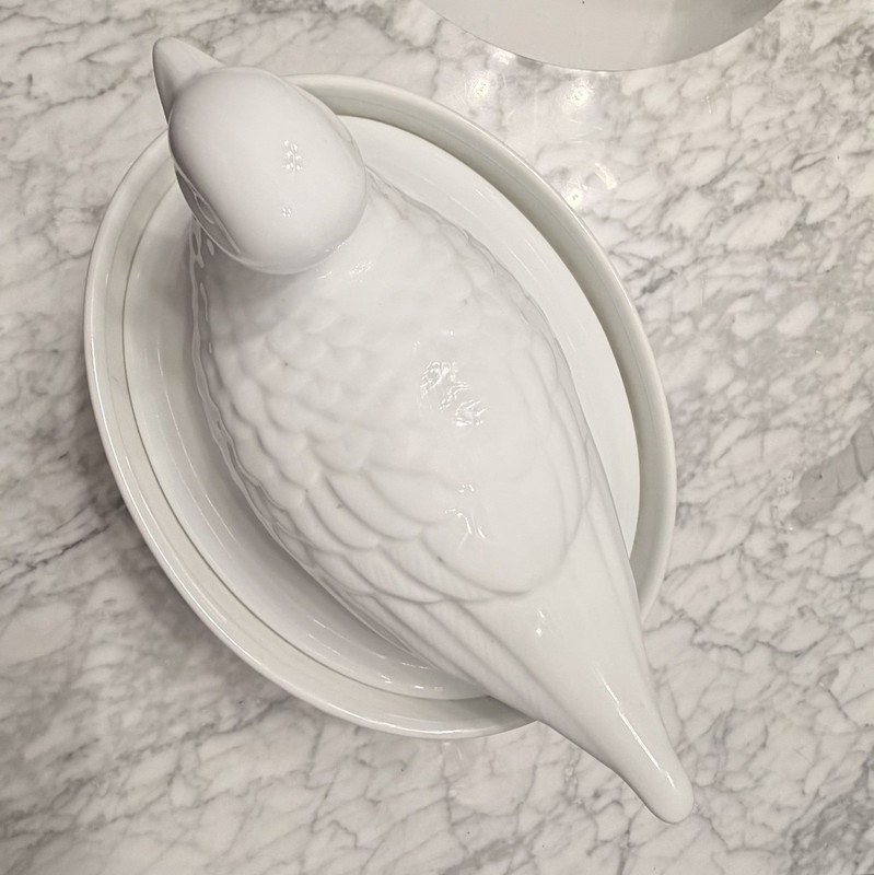 Farberware White Porcelain Quail Themed Covered Baking Dish 