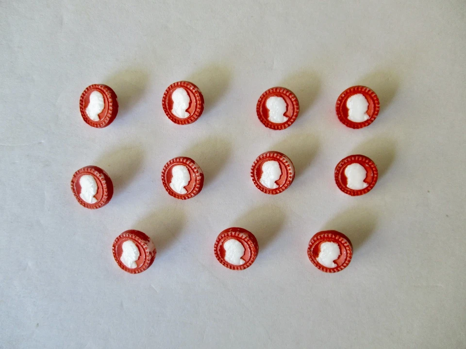 Set of 11 Hand-Painted Small Porcelain Cameo Buttons - Image 3 of 4