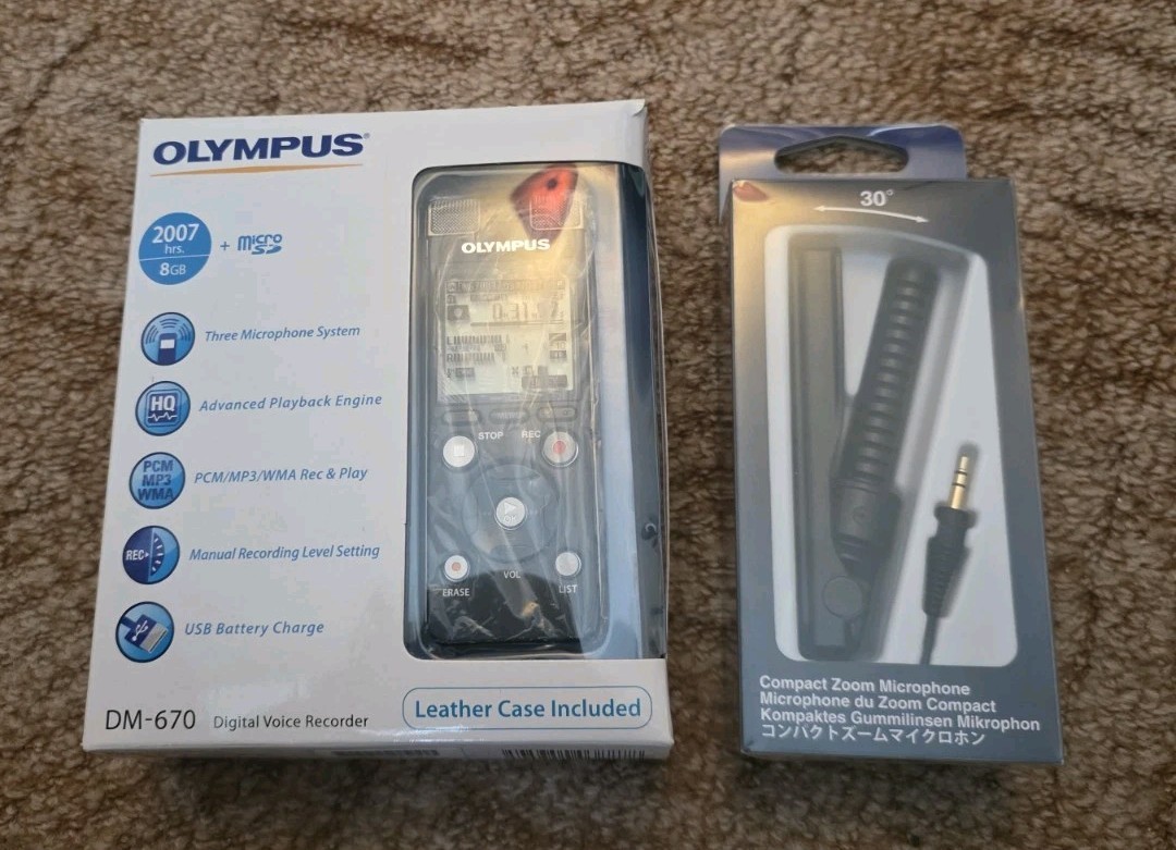 Bundle Olympus ‎DM-670 Digital Voice Recorder - Black - Zoom Microphone