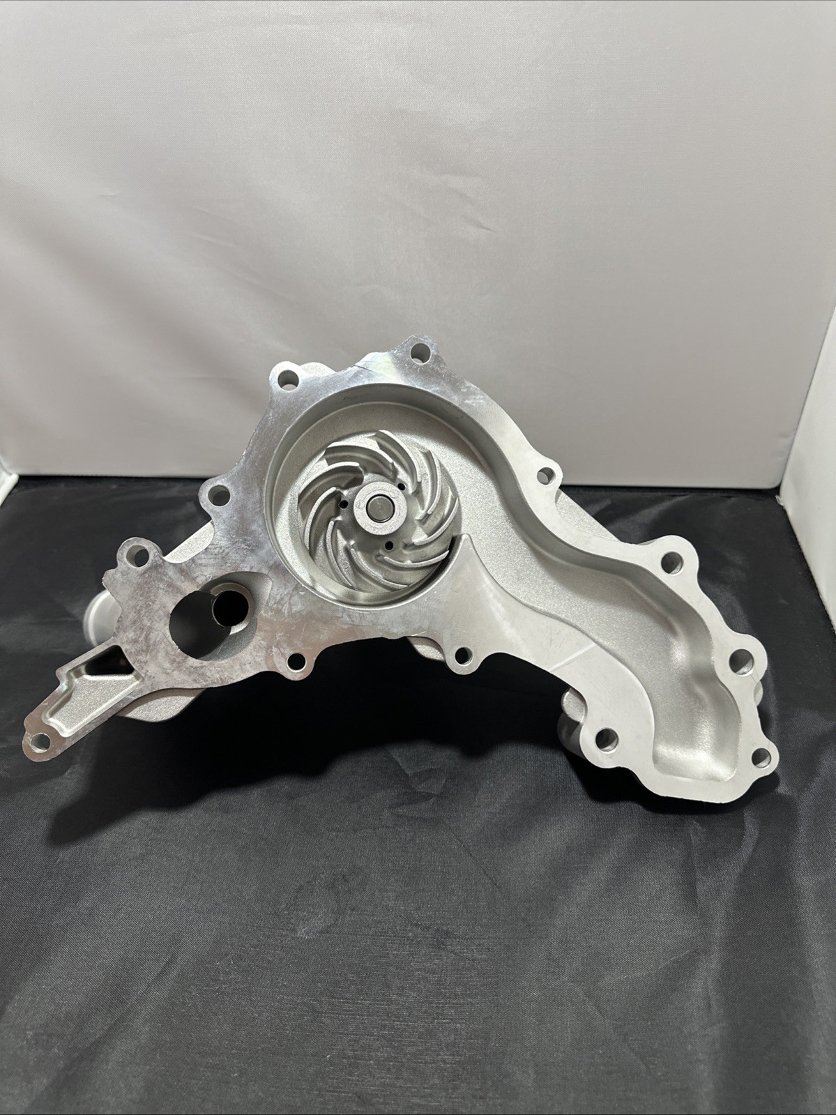 Water Pump & Gasket Maserati Ghibli Levante Quattroporte 3.0L V6 297912 299667