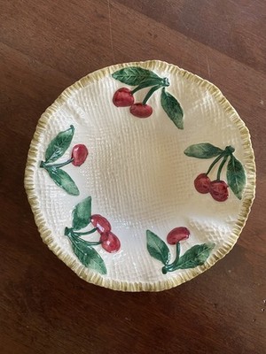 Italy 1947/15 VINTAGE BASKET WEAVE BOWL, CHERRY DESIGNS 5.75x2.5'' SCALLOPED EDGE