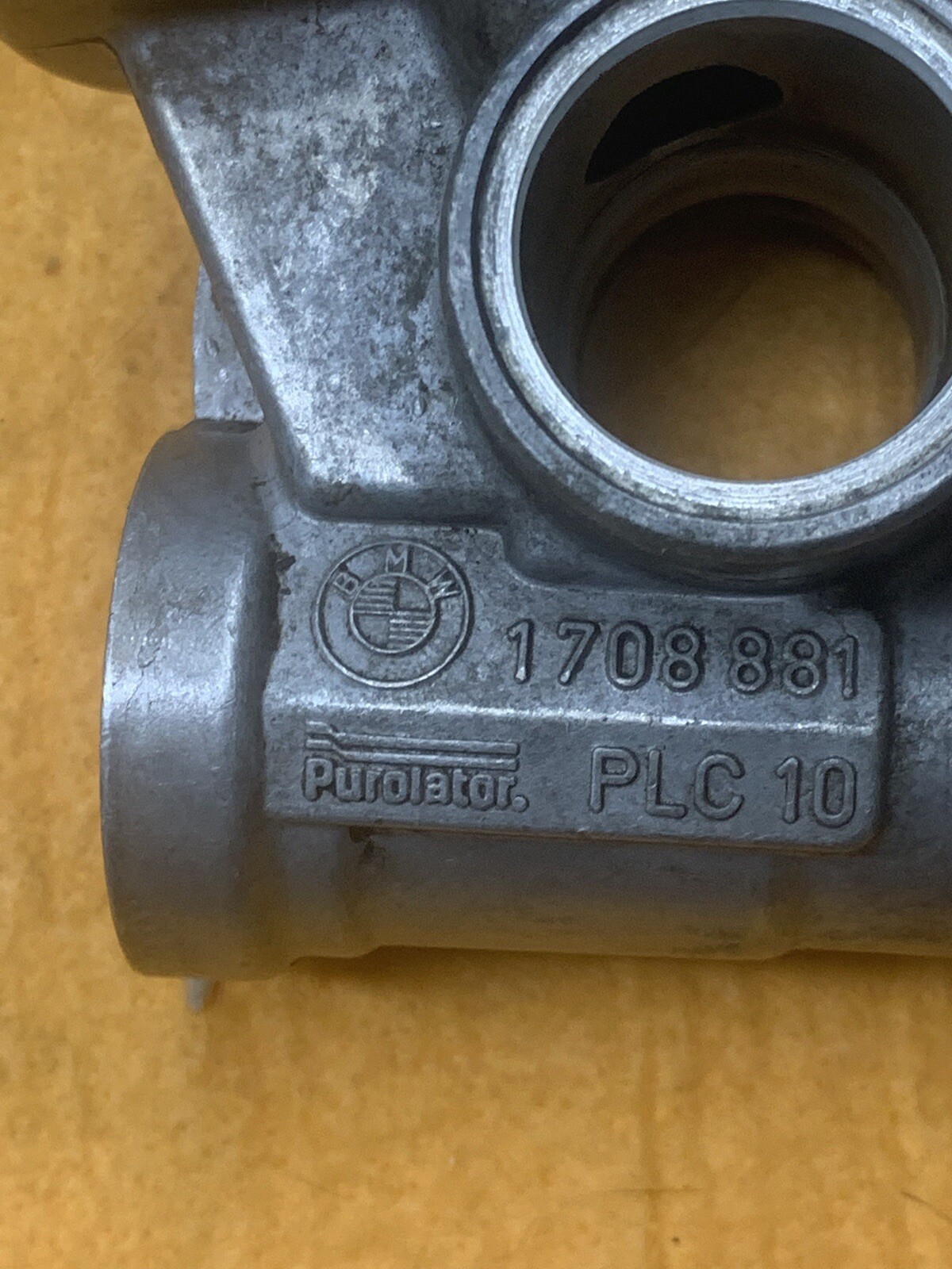 BMW OEM E30 Z1 M20 Oil Filter Head & New Mahle Oil Filter  