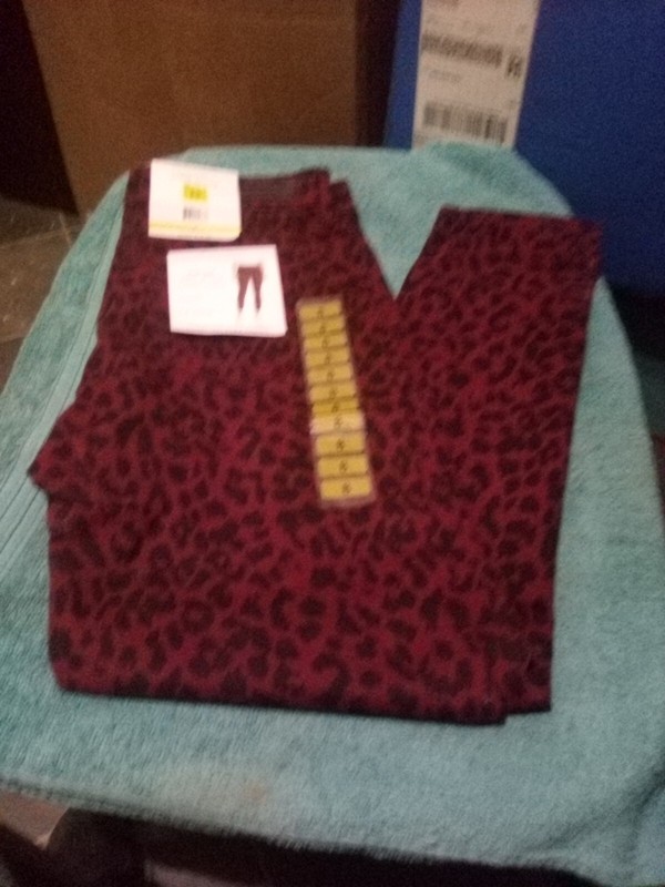 Nwt Ladies Sz 8 Ankle Skinny Leopard Jeans Comfort Flex Fabric Maroon