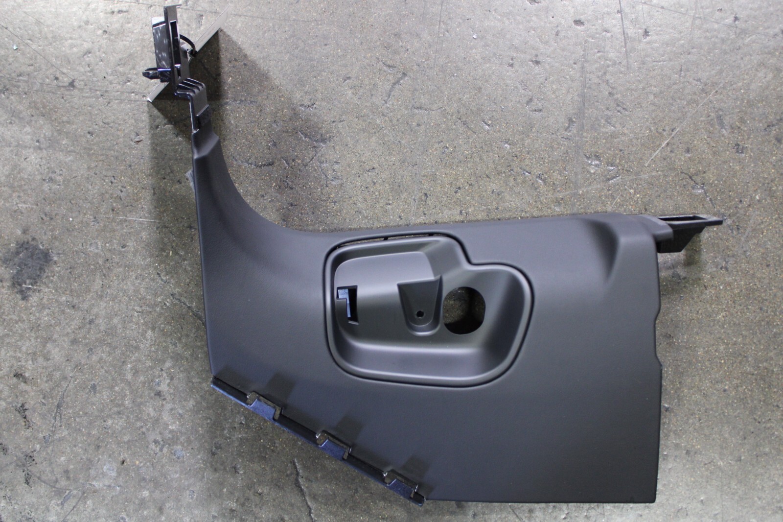 Lamborghini Urus, LH, Left, Kick Panel, Used, P/N 4ML867271