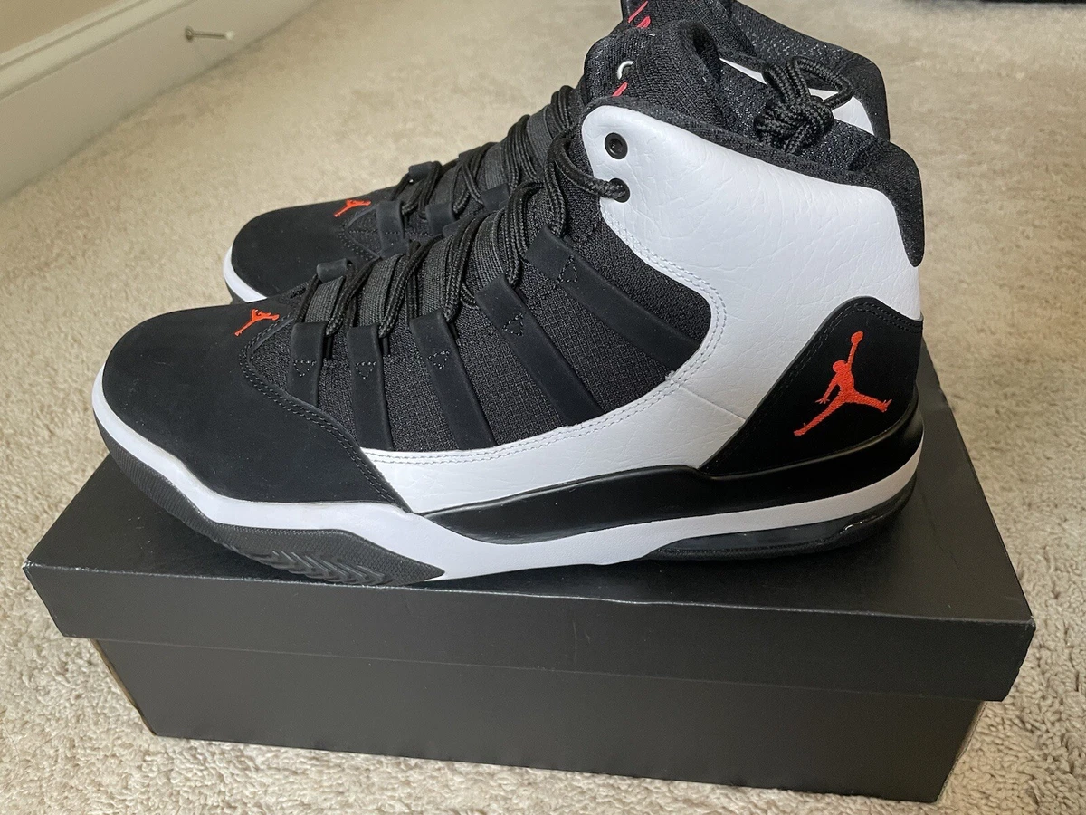 Nike Air Jordan Max Aura Basketball Sneaker Men s 11.5 White Black AQ9084 101