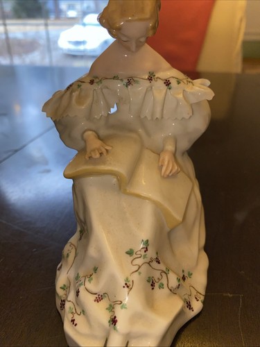 Vintage Lenox Figurine ‘The Reader’ Woman in Colonial Style Dress Stamp On Base - Picture 7 of 10