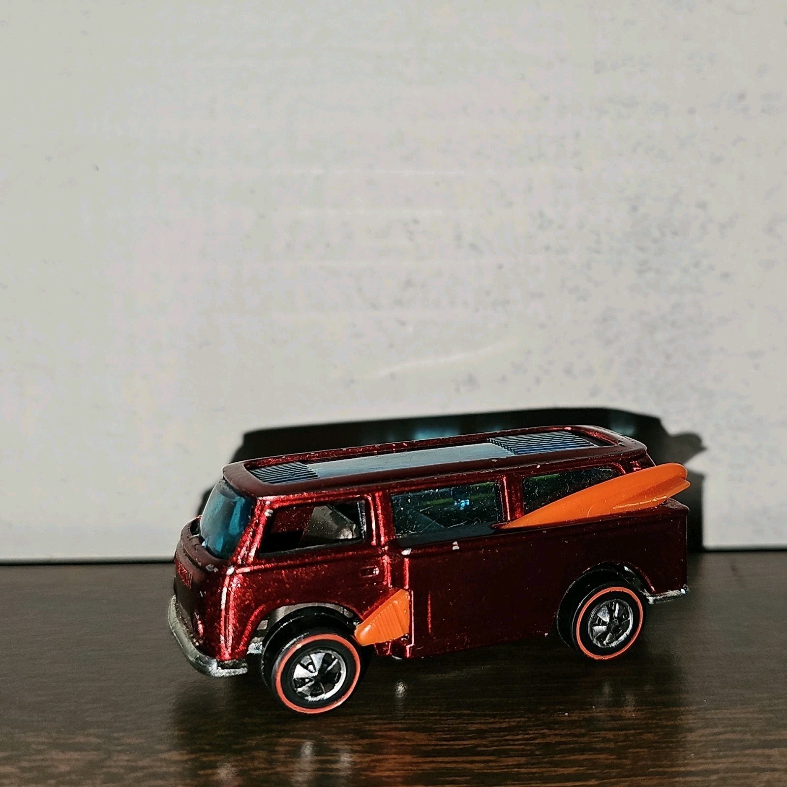 Hot Wheels Redlines Volkswagen Beach Bomb Diecast Van 1969 thumbnail 2