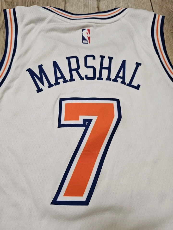 CAMISETA DE BALONCESTO BLANCA PARA NIÑOS DE LOS NEW YORK KNICKS 10-12 AÑOS NIKE Foto 4 de 4