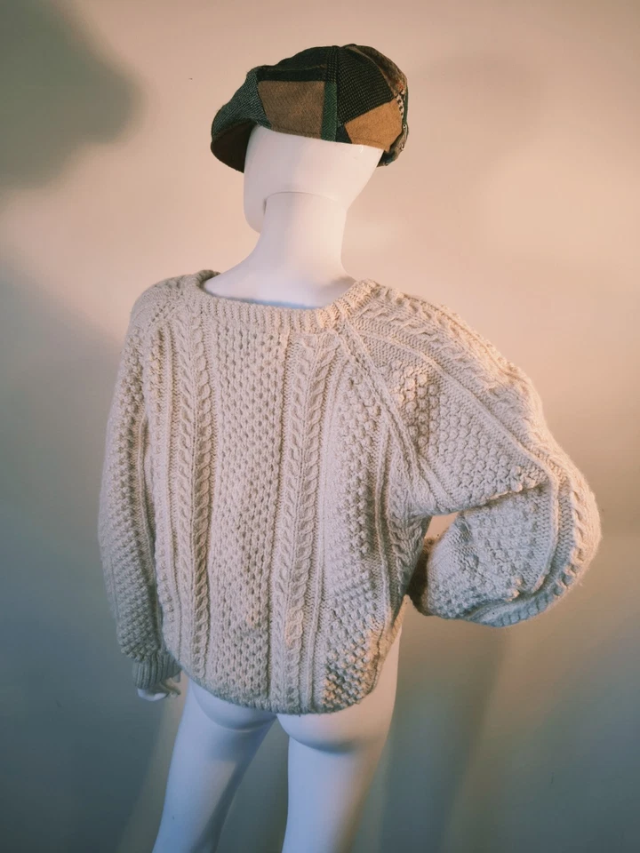 Suéter de pescador recortado vintage años 60 tejido a mano de lana irlandesa para mujer, pequeño Foto 3 de 4