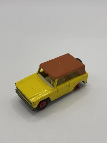 VINTAGE 1969 MATCHBOX LESNEY NO.18 FIELD CAR YELLOW DIECAST MADE IN ENGLAND TOY