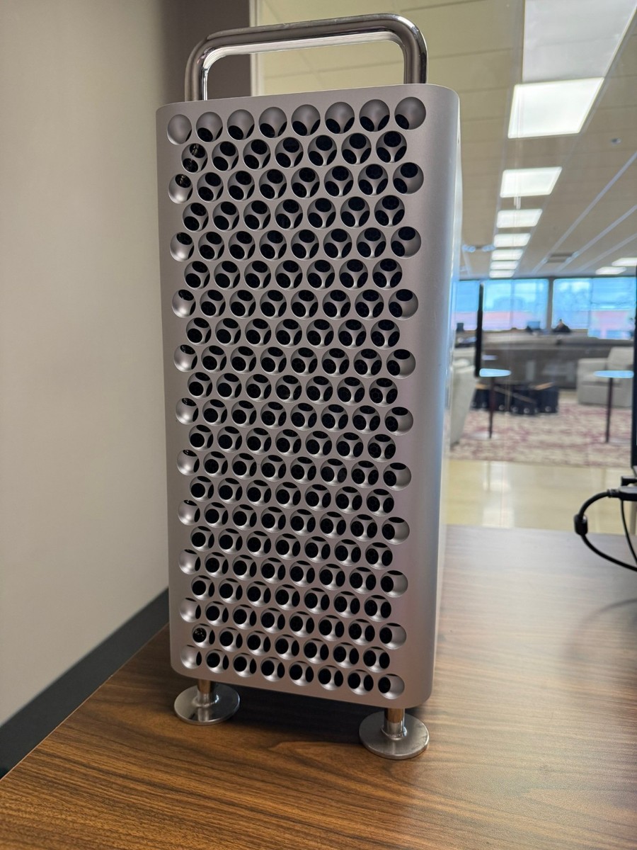 Apple Mac Pro7,1 / 3.5ghz 8-Core Intel Xeon / 160GB RAM/ 1TB SSD