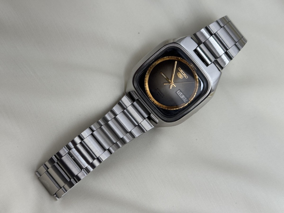 Vintage TV Shape Seiko 5 21J Automatic 7019-5090 Day/Date Men
