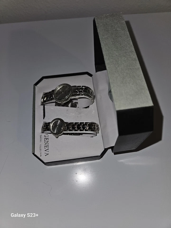 Juego de relojes de cuarzo Geneva Classic Collection para hombre y mujer Foto 4 de 4