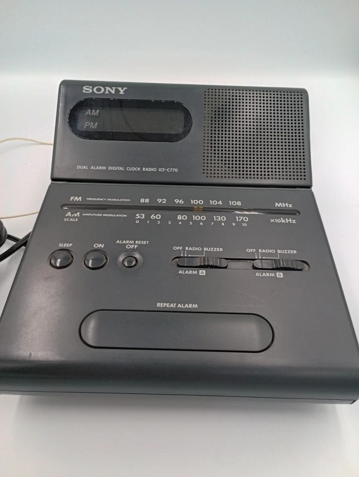 Sony ICF-C770 Reloj Despertador Digital Doble Radio AM FM De Colección Retro Probado ¡Funciona! Foto 3 de 4