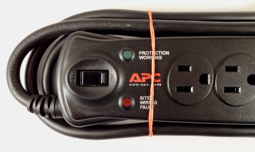 APC Model P7T Essential Surge Protector, 7 Outlet, Phone Line Protection, Tested - 第 2/8 張圖片