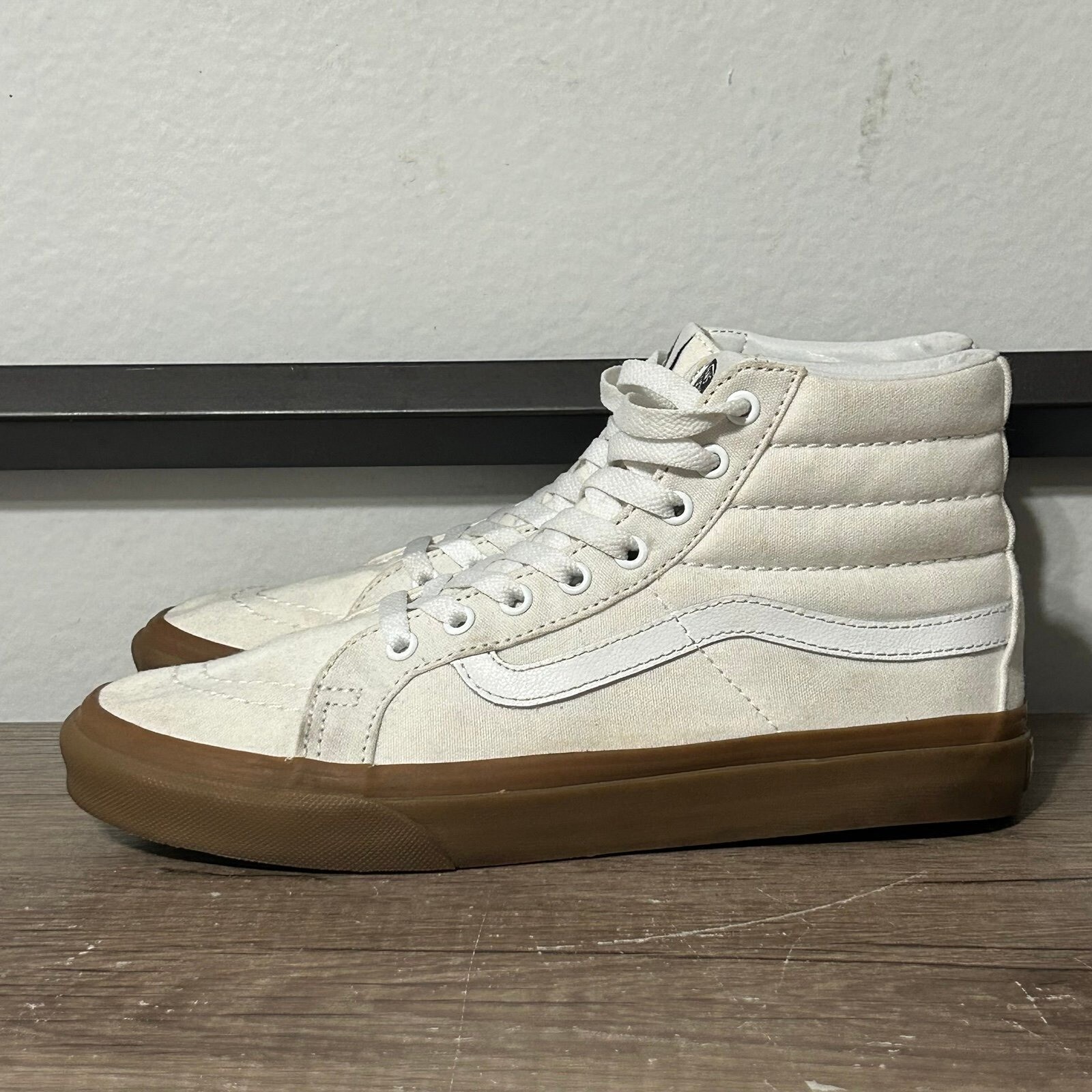 Vans Sk8-hi Women’s Athletic Skate Shoes Size 8 White w/ Gum Soles