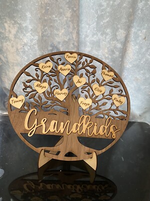 personalisierter Stammbaum aus Holz