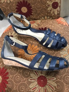 isaac mizrahi sandals