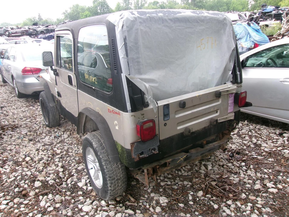 Used Front Drive Axle Assembly fits: 1995 Jeep Wrangler w/o ABS 4.11 ratio Front - Image 4 of 4