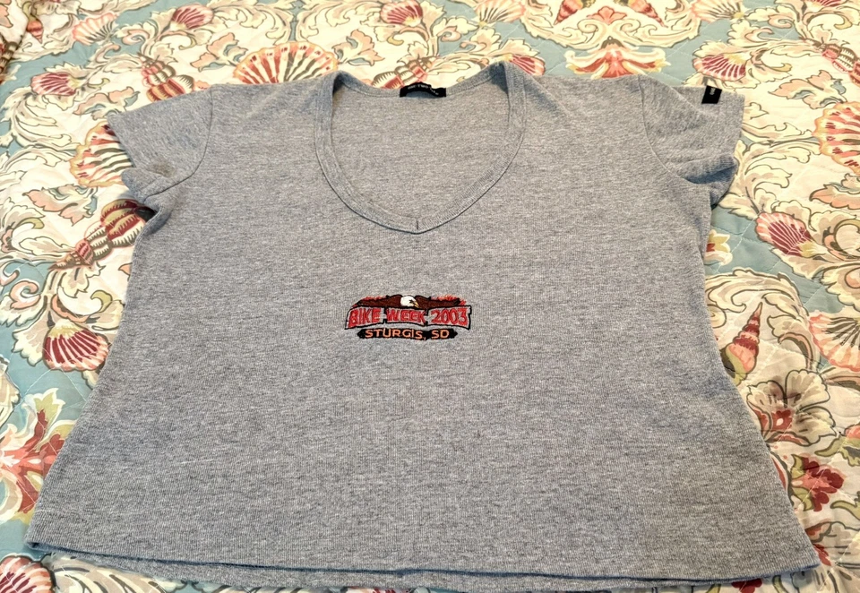 Винтажная женская футболка «ВЕЛОСИПЕДНАЯ НЕДЕЛЯ 2003-Sturgis, SD-One-Two-Tee» размер M-L-Crop — AA300 - Изображение 3 из 4