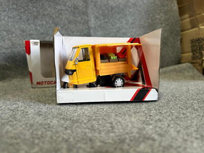 PIAGGIO APE FRUTTIVENDOLO modellino METALLO MOTOCARRO a RETROCARICA motoape  gial - Main Image