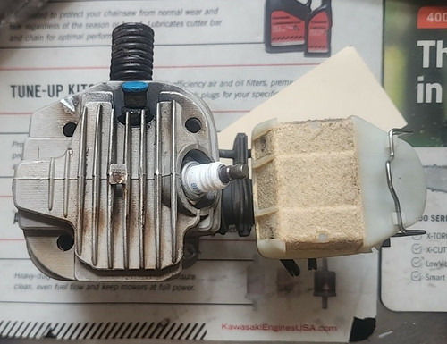 Makita Dolmar chainsaw 6400 USED OEM Cylinder & piston assy w/ carb & filter