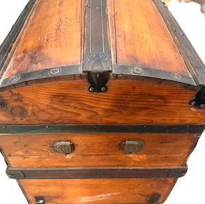 Antique Steam Trunk w/Camel Back Top~Needs End Leather Straps re-worked34x26x30”