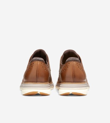Cole Haan Men display picture 3