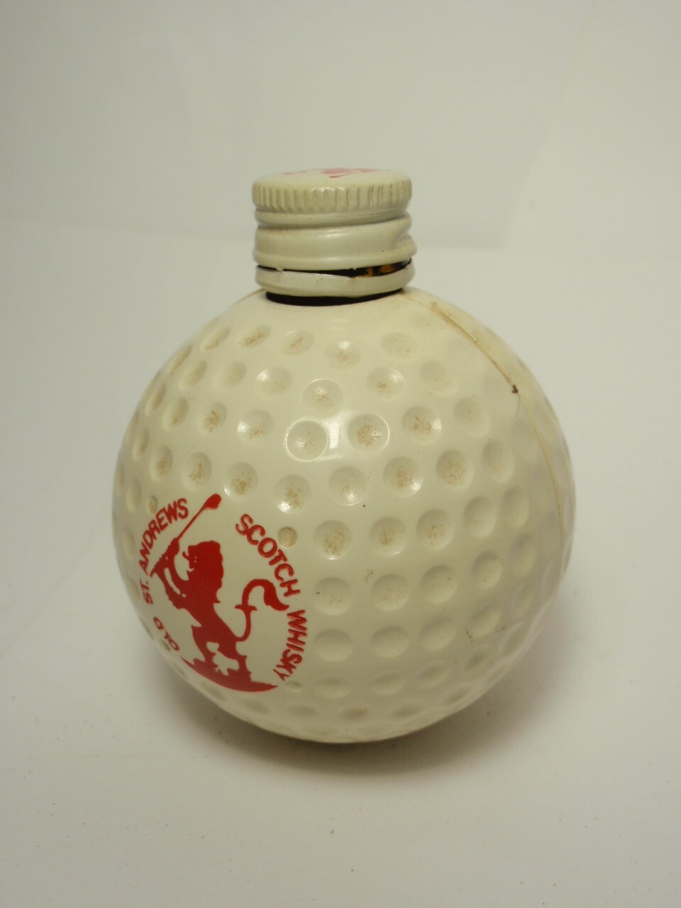 OLD ST ANDREWS SCOTCH WHISKY GOLF BALL