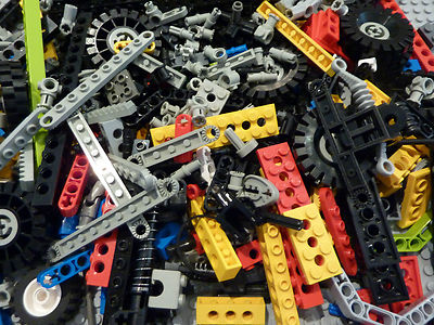 Lego  Technic 200 Teile Technik Lochbalken Pins Kreuzstangen Reifen uvm (L119)
