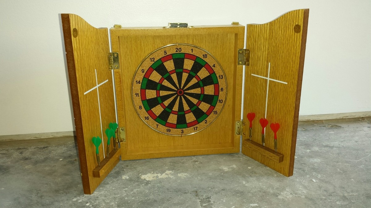 ⭐️ヴィンテージ⭐️ KINGS HEAD Pub＆Lodging ダーツボード Amazon.com: King's Head Dark Wood Dartboard Cabinet Set