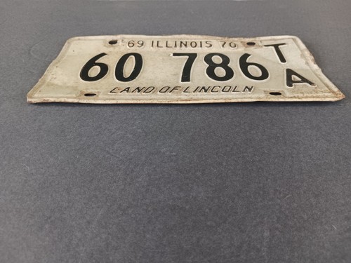 1969 Illinois IL License Plate 60 786 TA - Picture 3 of 8