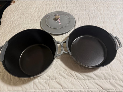Staub Cast Iron, 5 qt, Round, dutch oven, 3-pc Stackable Set, Gray