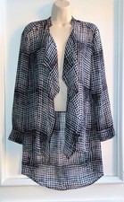 Chico  s Travelers Collection Sheer Cascade Hi-Lo Jacket, B W Geo, 1 8-10 , NWOT
