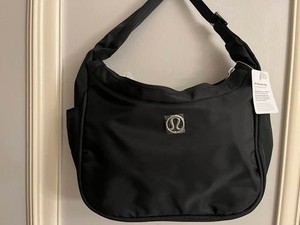 Lululemon Shoulder Bag 4L | eBay Lululemon Shoulder Bag 4L | eBay