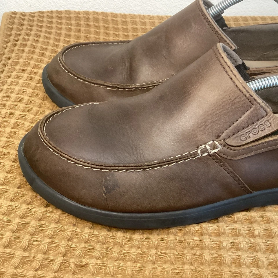 Mocassins Crocs Santa Cruz Masculino Tamanho 12 Couro Marrom Mocassim Casual - Imagem 3 de 4