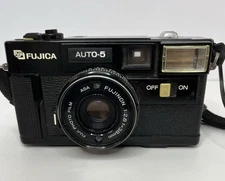 Fujica Auto-5 35mm Camera Film Point-N-Shoot Built-in Flash Case
