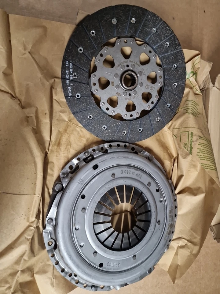 ⭐Genuine⭐ Disc & Clutch Cover 412003B010 for Hyundai Santa Fe Kia Sorento - Image 2 of 4