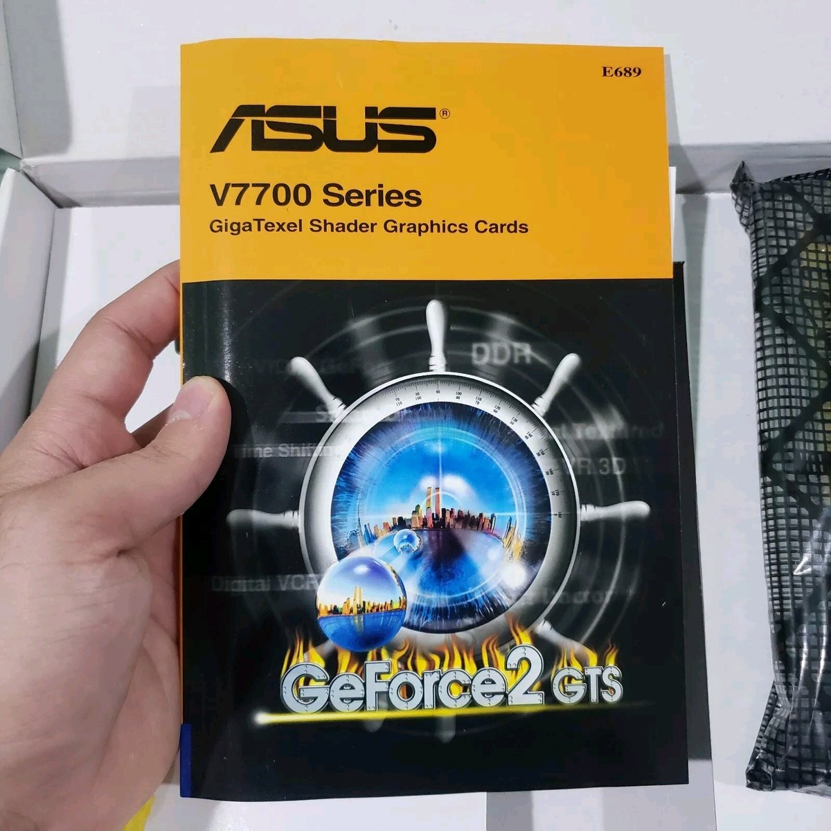 NEW IN BOX - VINTAGE ASUS AGP-V7700 Deluxe 32M NVIDIA GeForce2 GTS