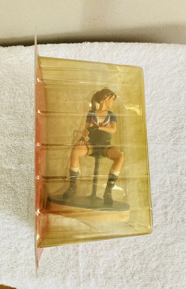 Lara Croft Tomb Raider Légend Angleterre figurine neuve année 2000 Édition Atlas - Photo 3/4