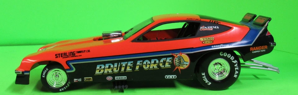 Coche divertido John Force 1978 Monza "Brut Force" escala 1:24 Foto 3 de 4