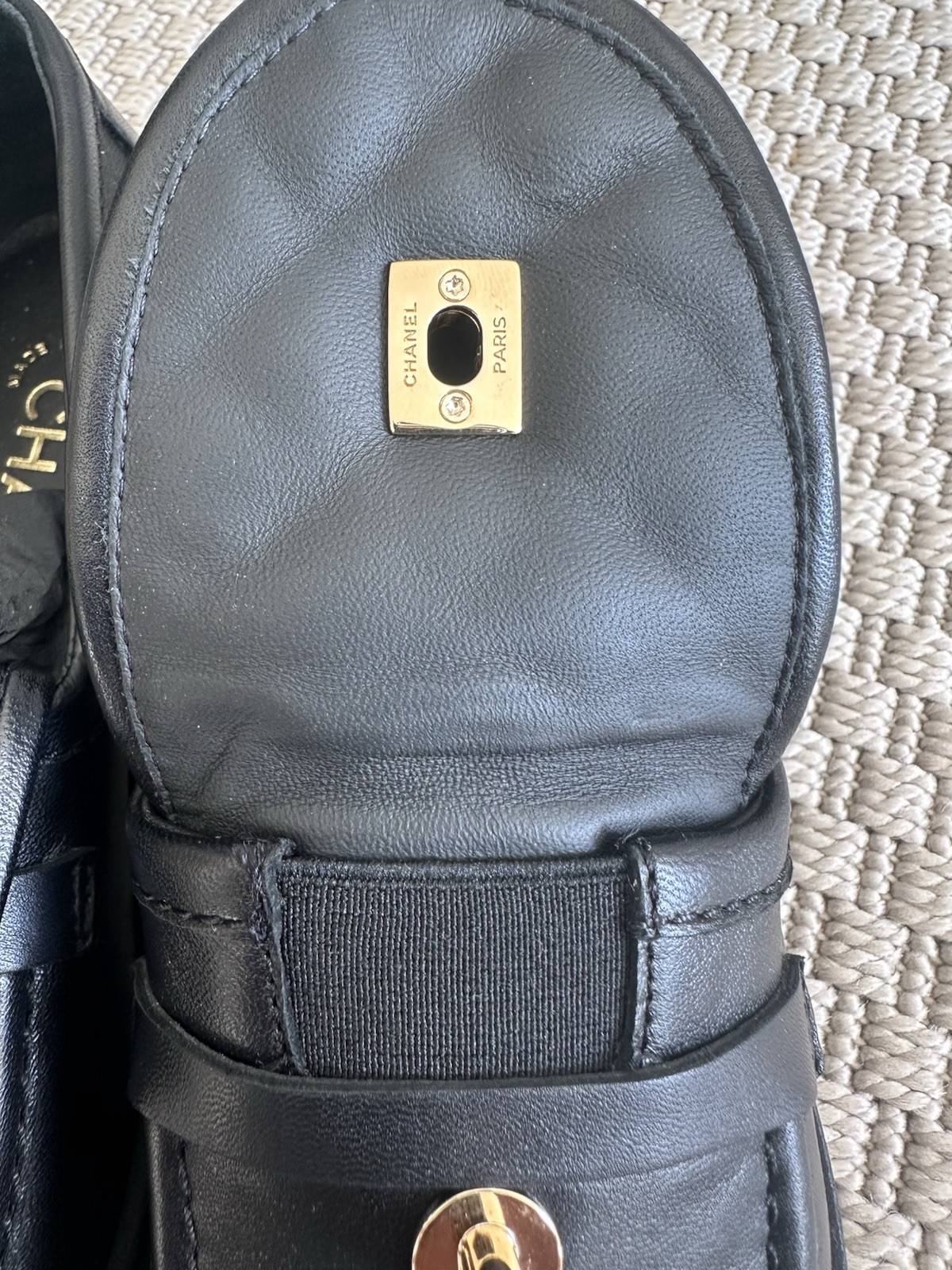 Authentic Chanel Casual Interlocking CC Quilted L… - image 4