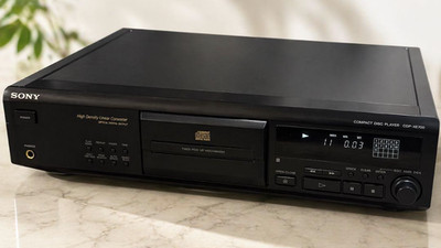 SONY CDP-XE700 COMPACT DISC PLAYER High Density Linear Converter AC100V 50/60Hz