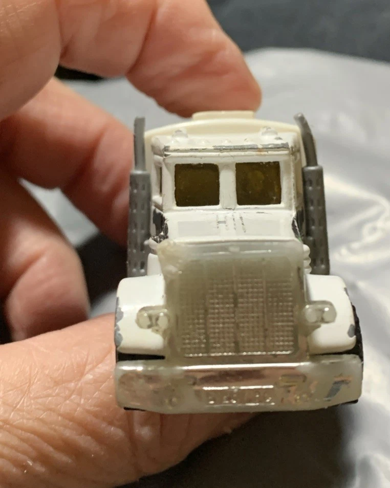 Vintage 1981 Matchbox Peterbilt Wisconsin Toy Truck ~ Eagle River Dairy Farm - Image 2 of 4