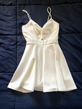 Windsor White Mini Graduation Dress With Ruching Size XS NWT