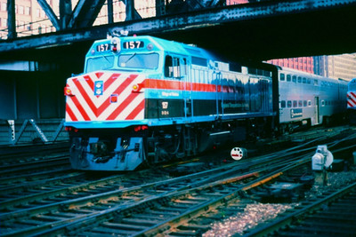 ORIGINAL KODACHROME SLIDE RTA (future METRA) F-40PH #157 CHICAGO, IL APRIL 1983