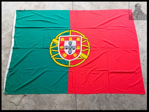 1930s–1940s Portugal Wool National Flag (102 ½” x 74” / 261 x 188 cm) EB127