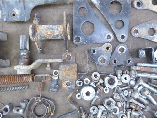 1983 Kawasaki KZ250 LTD K871) misc bike bolts parts mounts brackets - Picture 9 of 12